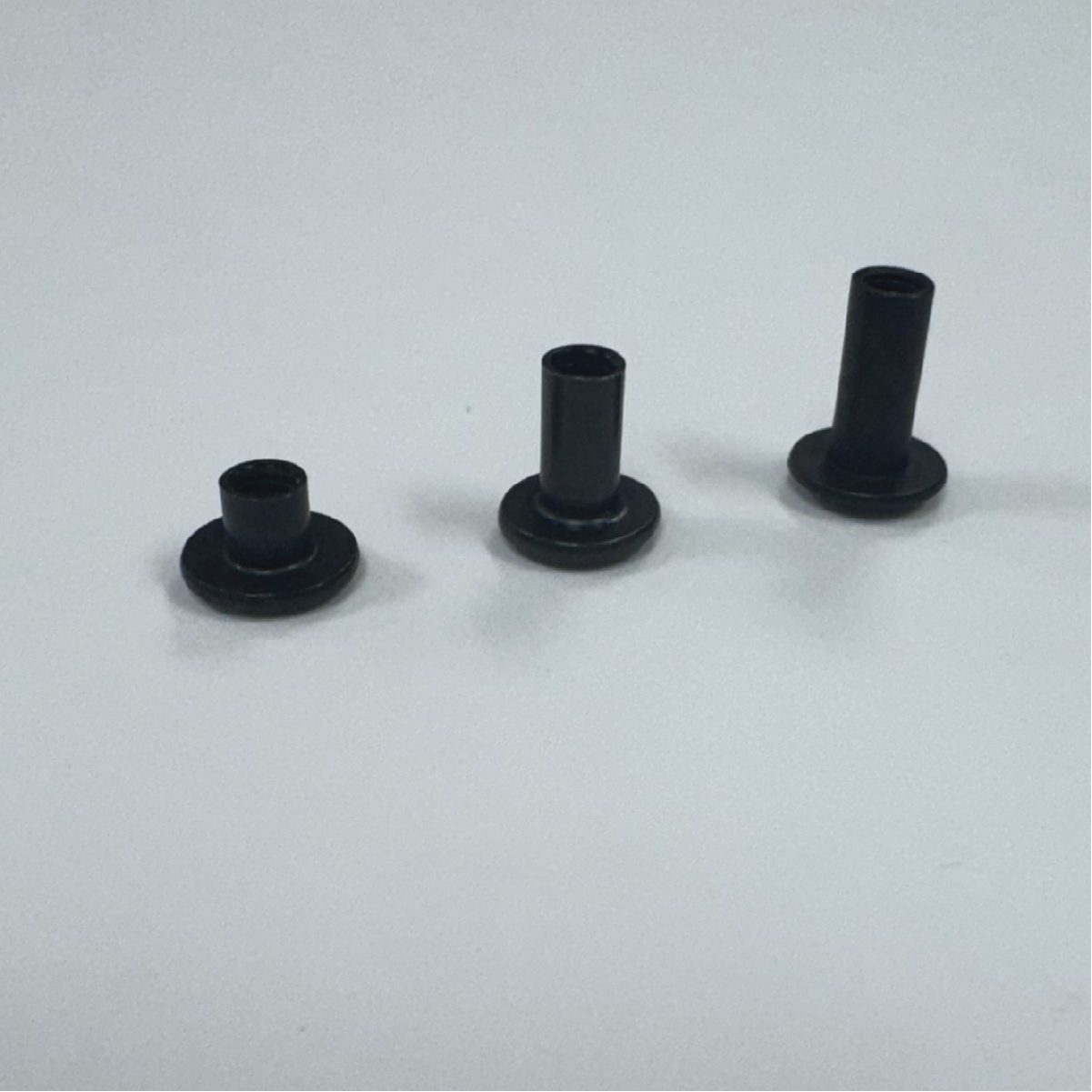 8-32 Slotted Post - Steel/Black Oxide